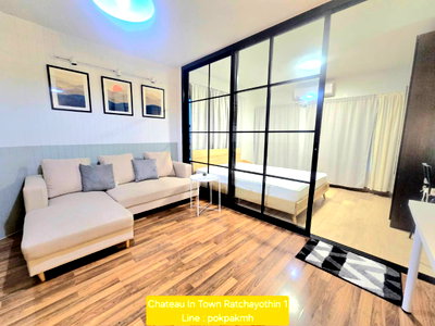 Condos for rent : Large room for rent at Chateau In Town Major Ratchayothin Phase 1