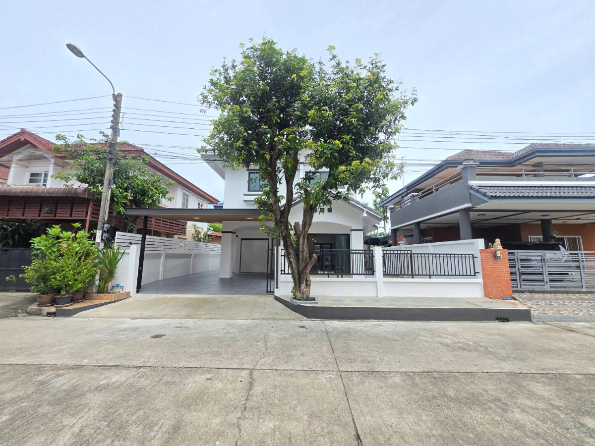 รูป บ้านเดี่ยว2ชั้น ตกแต่งรีโนเวทใหม่ หมู่บ้านฟลอร่าวิลล์ โซนทิวลิป4 ถนนสุวินทวงศ์38 กว้างขวาง แต่งสวย เฟอร์นิเจอร์พร้อม ทำเลดี - รูปที่ 2/36