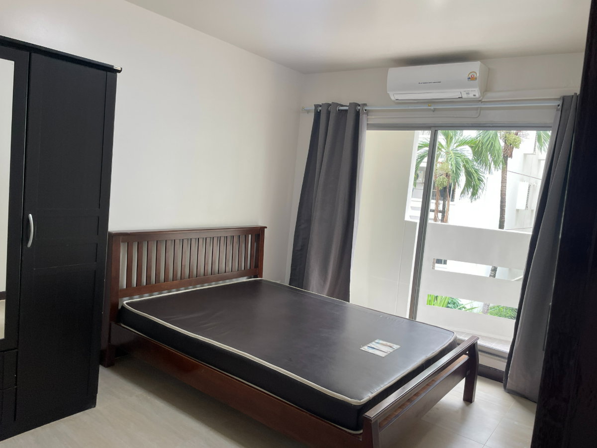 รูป คอนโดปรับปรุงใหม่ 2 ห้องนอน แอร์ 3 ตัว ใกล้ มจธ - รูปที่ 3/6