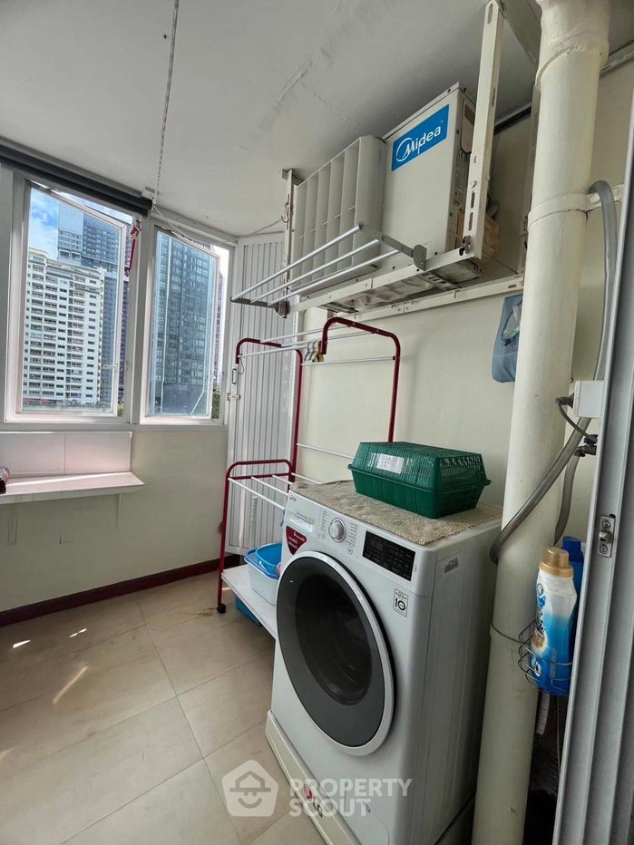 picture 2-BR Condo at Ratchathewi Tower Condominium near BTS Ratchathewi (ID 2973814) - 11/15
