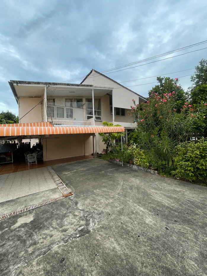 รูป  ขายบ้านเดี่ยว2ชั้น ซอยรามคำแหง118 หมู่บ้านพฤกษชาติ พื้นที่ 133 ตรว. ขาย 13 ล้านบาท ทำเลดี สภาพพร้อมอยู่ การเดินทางสะดวก ใกล้ถนนกาญจนาภิเษก - รูปที่ 2/8