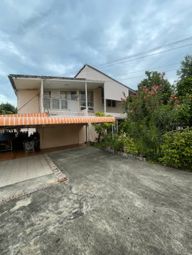 For sale 3-story detached house Pruksachat Village by L&H (Saphan Sung, Ramkhamhaeng 118 Soi). 133 sq.wa. Excellent location, ready to move in