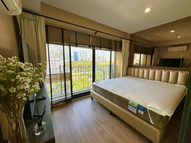 รูป Condo for RENT : Noble Above Wireless Rumruedee 65.50 sqm. 1 Bed Plus /1 Bath /Walk-in closet/ Balcony / View Benchakijti Garden 𝐅𝐥𝐨𝐨𝐫 : 8th - รูปที่ 8/20