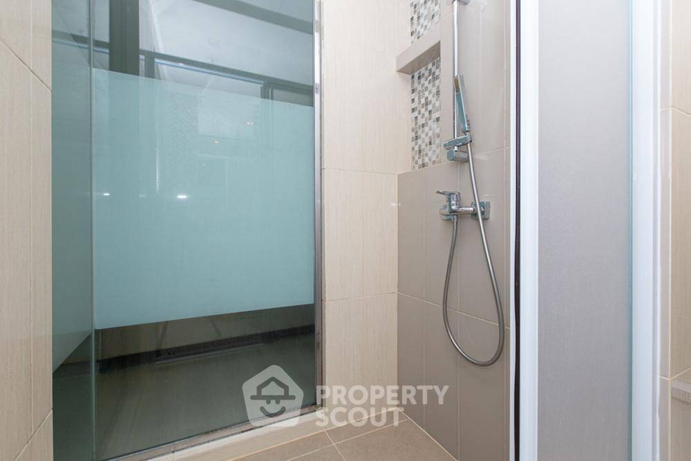 picture 2-BR 56 Sqm Condo On 28th Floor, Life Ratchadapisek, 400m To MRT Huai Khwang (ID 809032) - 9/9