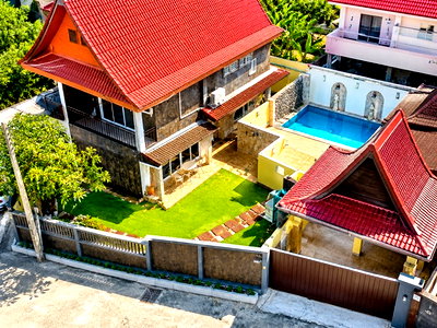 เช่าบ้านเดี่ยว บางละมุง ชลบุรี : ใกล้เทศบาลเมืองหนองปรือ 500 ม. 132 ตร.ว. พรประภานิมิตร13-19 พูลวิลล่า 2 ชั้น 3 นอน 3 น้ำ 527 ตร.ม. พร้อมสระว่ายน้ำส่วนตัว เฟอร์ฯครบครัน