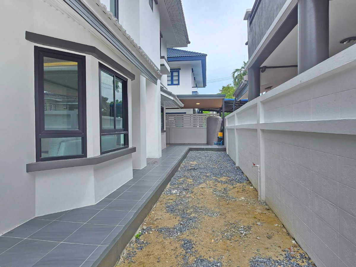 รูป บ้านเดี่ยว2ชั้น ตกแต่งรีโนเวทใหม่ หมู่บ้านฟลอร่าวิลล์ โซนทิวลิป4 ถนนสุวินทวงศ์38 กว้างขวาง แต่งสวย เฟอร์นิเจอร์พร้อม ทำเลดี - รูปที่ 12/36