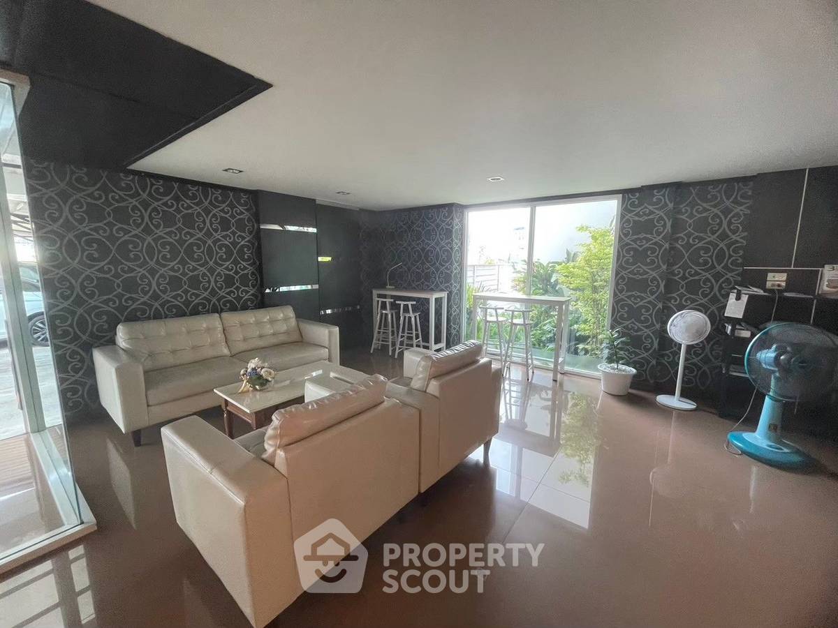 picture 2-BR Condo At The Benefits Condo, San Phisuea, Chiang Mai (ID 757772) - 19/20