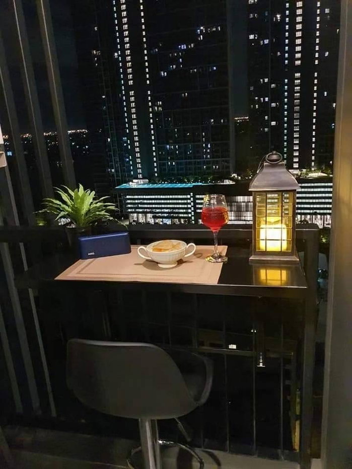 รูป (เจ้าของขายเอง)ขายคอนโดริมแม่น้ำ The Politan Rive ห้อง31ตรม ชั้น19 เฟอร์นิเจอร์บิ้วอินแพง แต่งครบ ให้หมด พร้อมเครื่องซักผ้า ตู้เย็น ไม่รับเอเจนท์ครับ - รูปที่ 9/10