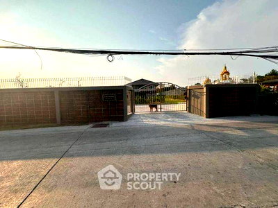 Houses for sale Royal Thai Naval Academy : 3-BR House in Mueang Samut Prakan (ID 2973976)