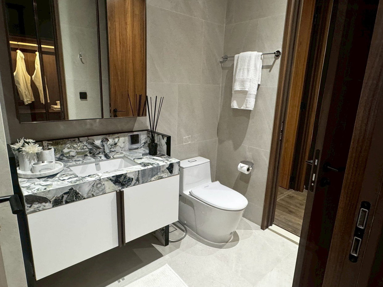 รูป LTHC15627 – Luxury Condo for Sale Silom – Sathorn | Spacious Residence with Home Office | Near BTS Sala Daeng | 34.8 MB | คอนโดหรูขาย สีลม – สาทร ห้องขนาดใหญ่ พร้อมห้องทำงาน ใกล้ BTS ศาลาแดง - รูปที่ 8/10