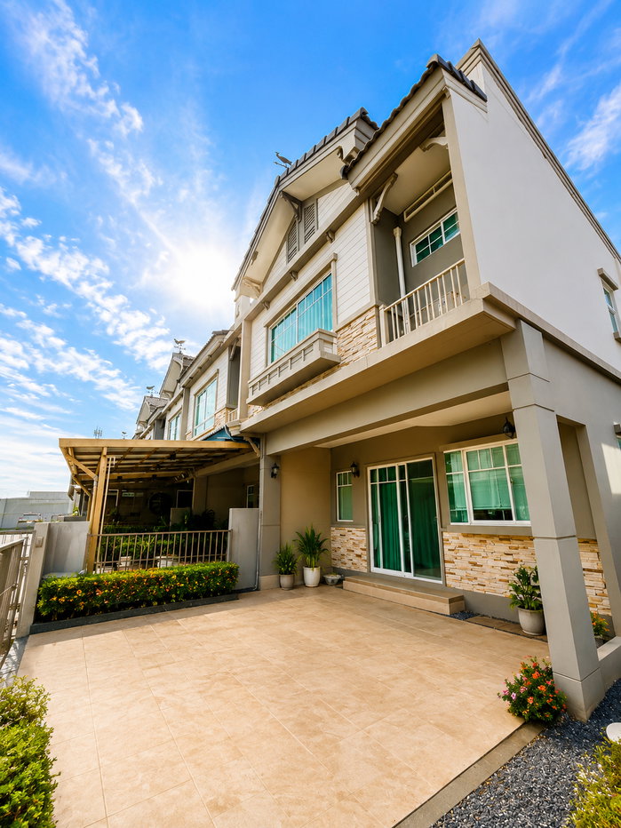 รูป ขายด่วน Townhome 2 ชั้น Indy Westgate | บ้านสวย ตกแต่งครบ Built-in ทั้งหลัง | ทำเลคลองบางไผ่–บางบัวทอง ใกล้ MRT คลองบางไผ่ - รูปที่ 2/33