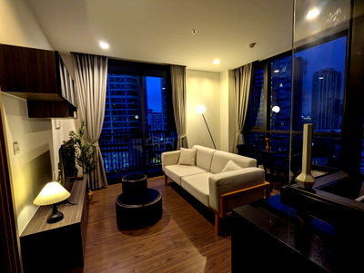 คอนโดให้เช่า : Condo for RENT  The Line Sukhumvit 71  𝐒𝐢𝐳𝐞 : 45 sqm. 1 Bed 1 Bath /Corner room/ Balcony /Walk-in Closet/ City View   𝐅𝐥𝐨𝐨𝐫 :  12th 