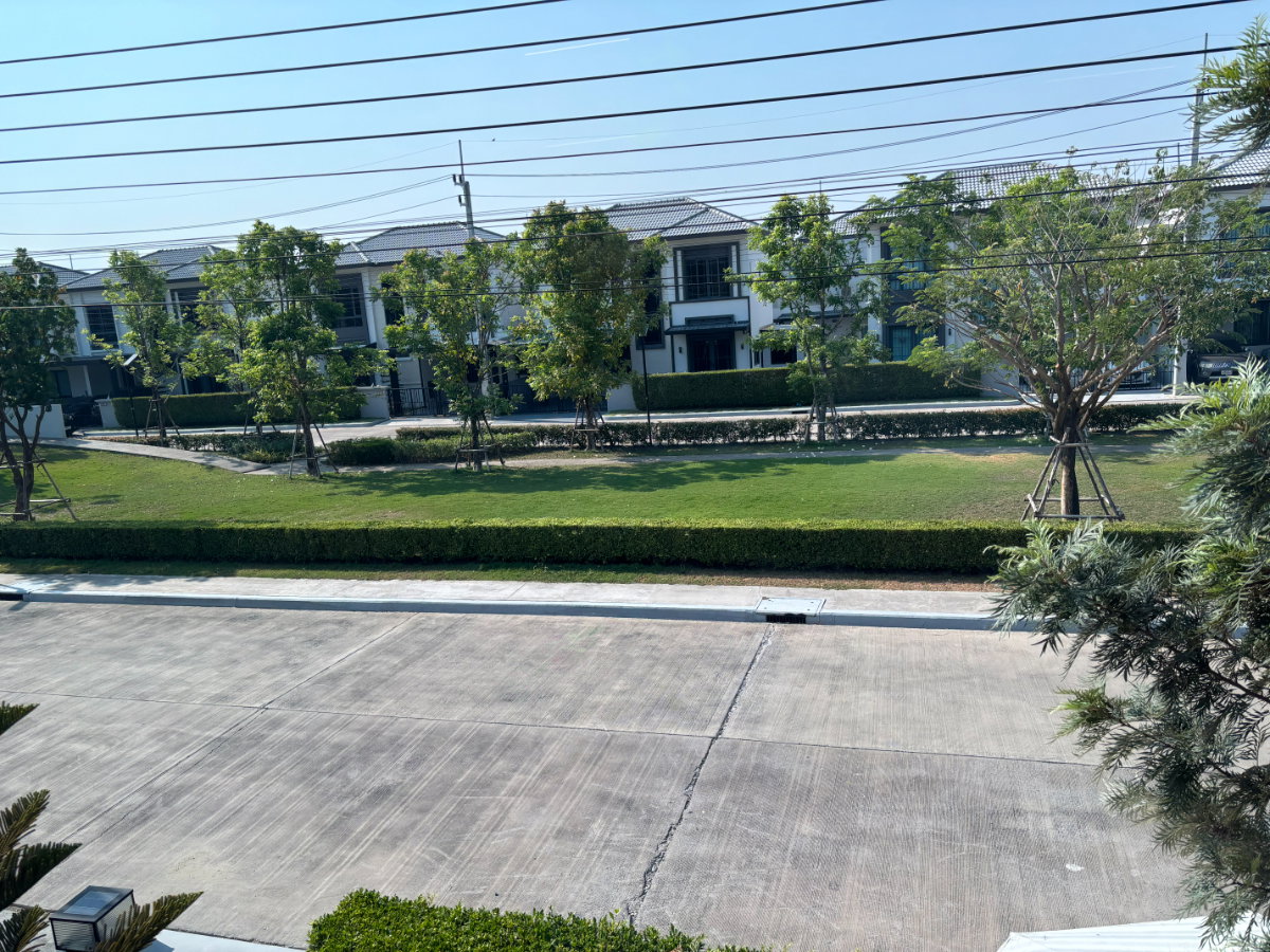 รูป ให้เช่าบ้านเดี่ยว Grand Pleno พหลโยธิน–วิภาวดี 2 แต่งครบพร้อมอยู่ หน้าบ้านวิวสวน ทิศใต้ หลังบ้านโล่งเป็นส่วนตัว ใกล้ดอนเมืองสวน หลังบ้านโล่ง พร้อมอยู่ - รูปที่ 13/15