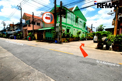 Twin houses for sale วิทยาลัยเทคนิคราชสิทธาราม : Twin House for Sale on Kalapapruek road, Intra Villa Project Larger than Detached Homes, Extended Thai Kitchen  36 Sq.Wah  2.6 MB