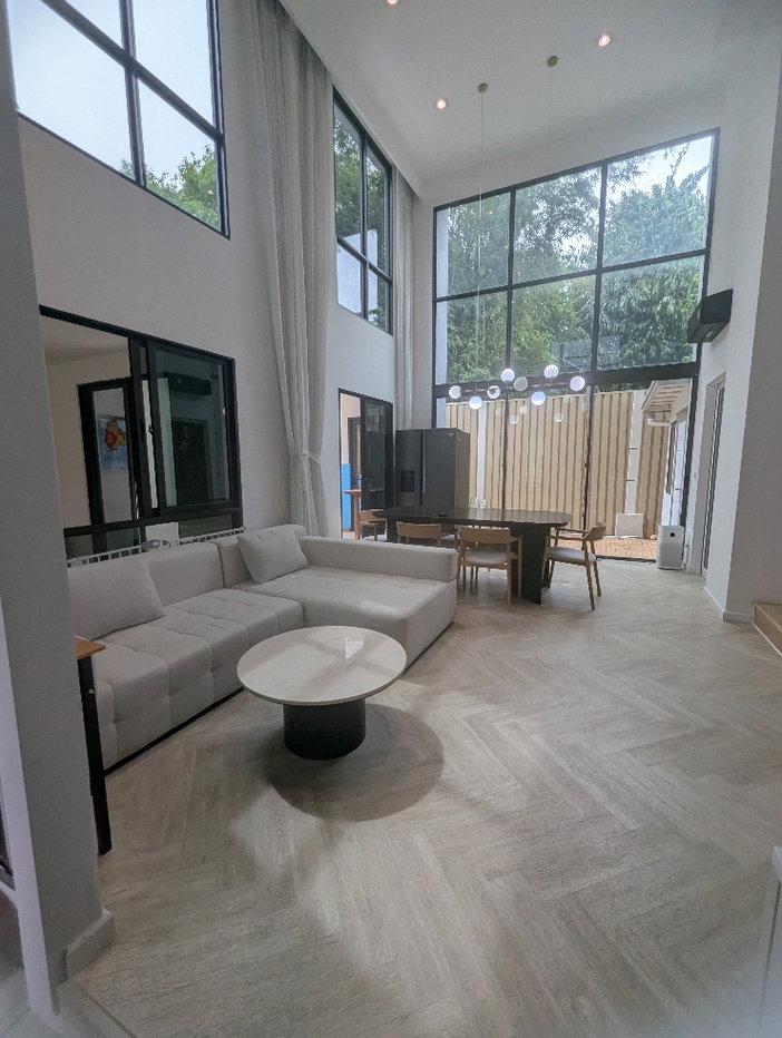 picture Estera haven Pattanakarn /4bed 5 bath - 7/15