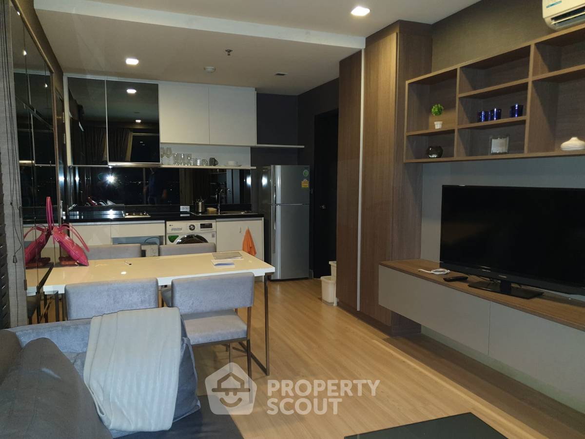 picture 1-BR Condo at Sky Walk Residences near BTS Phra Khanong (ID 2393336) - 1/6