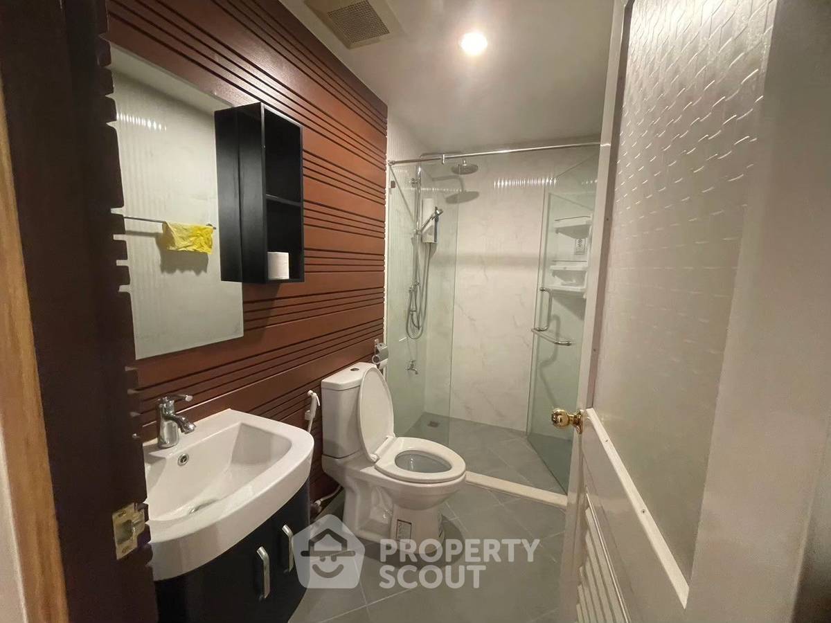 picture 2-BR Condo At The Benefits Condo, San Phisuea, Chiang Mai (ID 757772) - 9/20