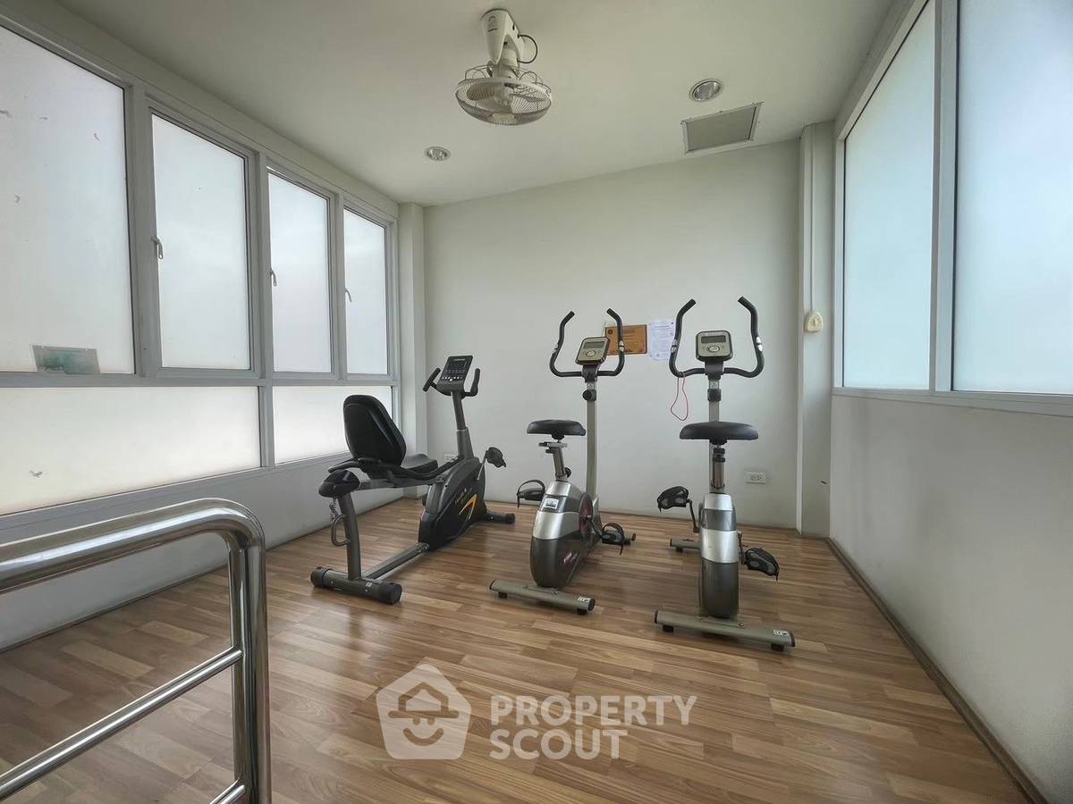 picture 2-BR Condo At The Benefits Condo, San Phisuea, Chiang Mai (ID 757772) - 17/20