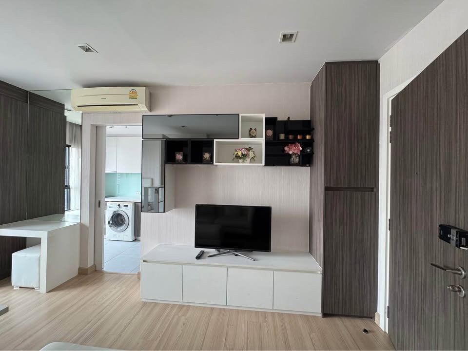 รูป SL147/[เช่าด่วน] Urbano Absolute Sathon-Taksin ชั้น 21 วิวแม่น้ำทิศใต้ ห้องกว้าง 31 ตร.ม. เฟอร์ฯ บิวท์อินครบ ใกล้ BTS กรุงธนบุรี & ICONSIAM - รูปที่ 3/21