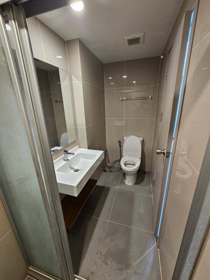 picture For Sale: 2-Bedroom Condo at Ideo Ratchada–Sutthisan - 8/15