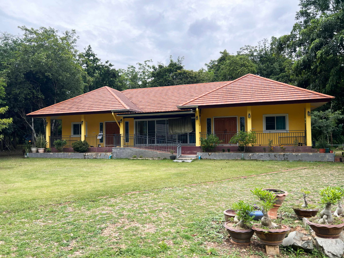 picture Private Oasis: 2 Houses with Orchard & Garden on 2-1-66 Rai in Tha Yang - 1/12