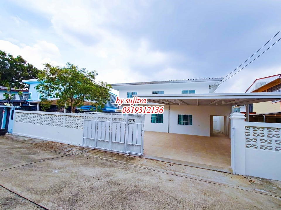 รูป ให้เช่า บ้านเดี่ยว 2 ชั้น 85 ตรว. อยู่ ใกล้ มหาวิทยาลัยนิด้า ถ.ศรีบูรพา - รูปที่ 1/25