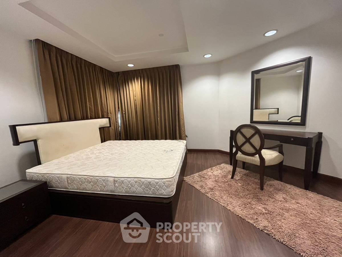 picture 2-BR Condo at Sathorn Gardens near MRT Si Lom (ID 2974447) - 4/7