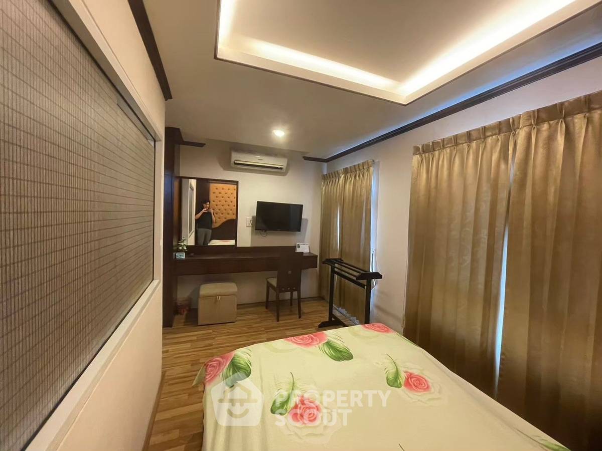 picture 2-BR Condo At The Benefits Condo, San Phisuea, Chiang Mai (ID 757772) - 7/20