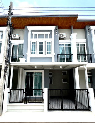 Townhouses for rent Tesco Lotus Srinakarindra : 🏡✨ Townhome for Rent at Golden Town Sukhumvit–Lasalle  🛍️ Near BITEC & Central Bangna  🏫 Near Bangkok Patana School