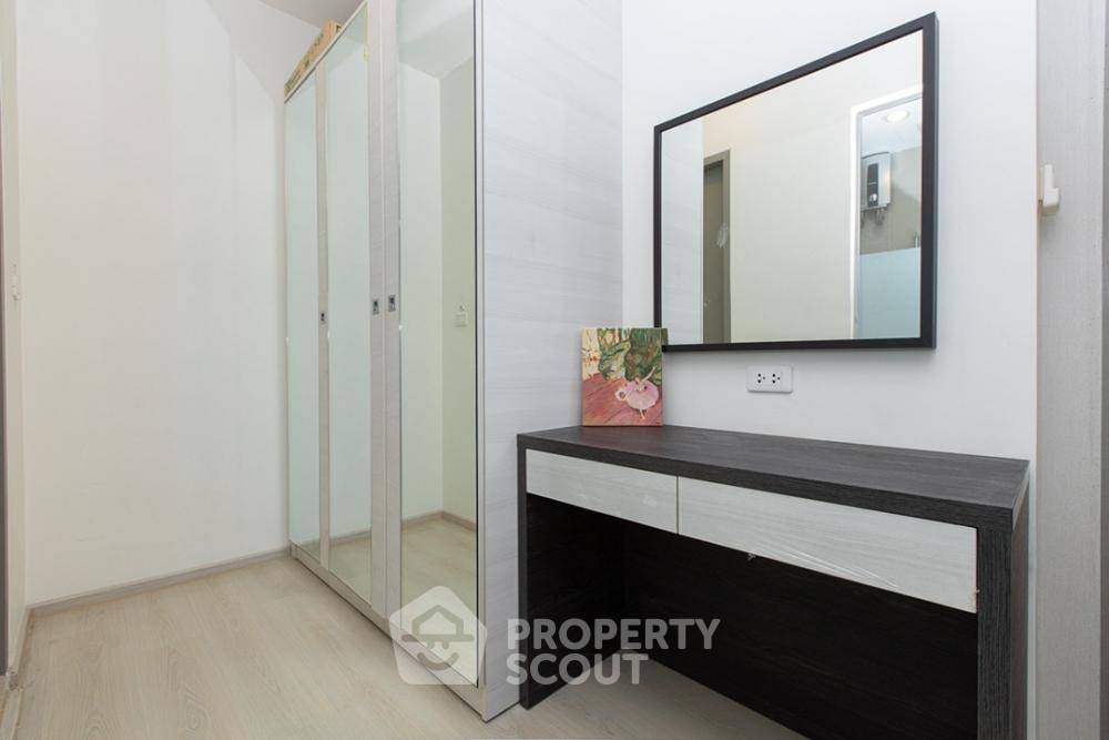 picture 2-BR 56 Sqm Condo On 28th Floor, Life Ratchadapisek, 400m To MRT Huai Khwang (ID 809032) - 7/9