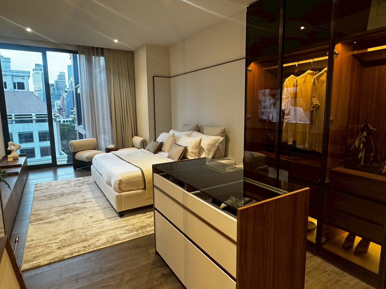 รูป LTHC15627 – Luxury Condo for Sale Silom – Sathorn | Spacious Residence with Home Office | Near BTS Sala Daeng | 34.8 MB | คอนโดหรูขาย สีลม – สาทร ห้องขนาดใหญ่ พร้อมห้องทำงาน ใกล้ BTS ศาลาแดง - รูปที่ 1/10