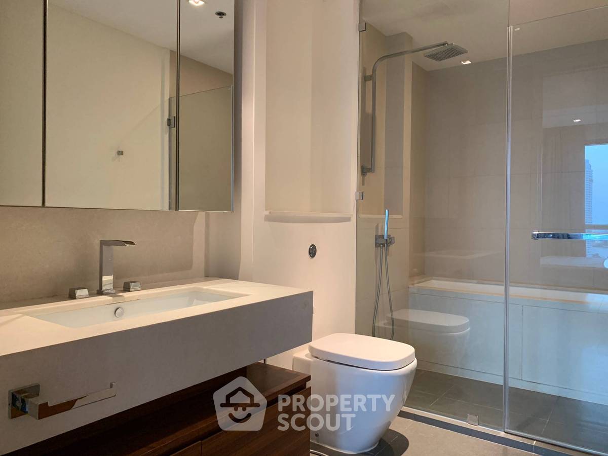 picture 2-BR Condo at The River Condominium near BTS Saphan Taksin (ID 513216) - 10/13