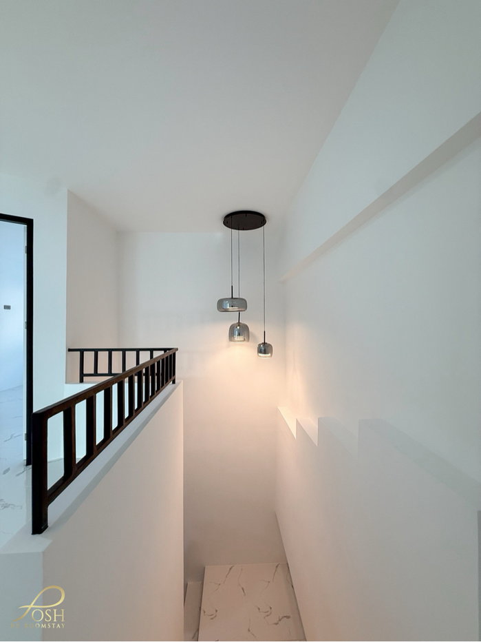 รูป บ้าน2ชั้น รีโนเวทใหม่ ทำเลวิชิต ซอยก้าวหน้า1 ในสไตล์โมเดิร์นอบอุ่น ที่ผสมผสานงานตกแต่งโทนไม้ได้อย่างลงตัว มาพร้อมระเบียงกว้าง 3ห้องนอน  - รูปที่ 17/27