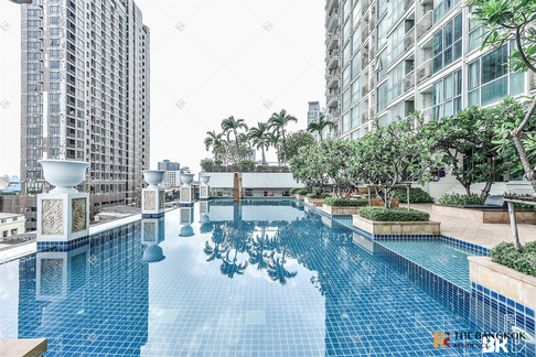 Le Luk Condominium Location Near Employment, Surrounded by Lifestyles near BTS Phra Khanong