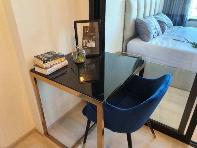 รูป ห้องแต่งสวย ราคาพิเศษ ! ให้เช่า Life อโศก เฟอร์และเครื่องใช้ไฟฟ้าครบ - รูปที่ 3/10