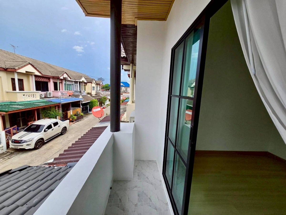 รูป ทาวน์เฮ้าส์ รีโนเวทใหม่ ทำเลดี แต่งสวยพร้อมอยู่ หมู่บ้าน วรารักษ์ ถ.เลียบคลองสอง 27 คลองสามวา ใกล้ตลาด โลตัส - รูปที่ 19/21