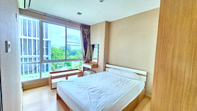 Condos for rent Maya Chiang Mai : Condo for Rent Near Chiang Mai Hospital – Only 300 m  Spacious 34 sq.m. | Fully Furnished | Pool & Fitness | Corner room | Golf coures view