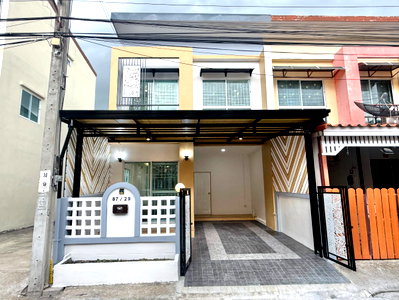 ทาวน์โฮม กรุงเทพมหานคร : ทาวน์เฮาส์2ชั้น ต้นซอย ตกแต่งรีโนเวทใหม่  ม.เพ็ญศิริ4 ซ.เลียบวารี 25/1  คู้ขวา หนองจอก หลังมุมนอก เฟอร์นิเจอร์พร้อมอยู่