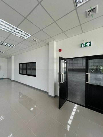 รูป HR3487ให้เช่าคลังสินค้าทำเลทองยุทธศาสตร์การขนส่ง บนถนนปู่เจ้าสมิงพราย สมุทรปราการ ตั้งอยู่บนพื้นที่สีเหลือง เหมาะสำหรับศูนย์กระจายสินค้า - รูปที่ 13/39