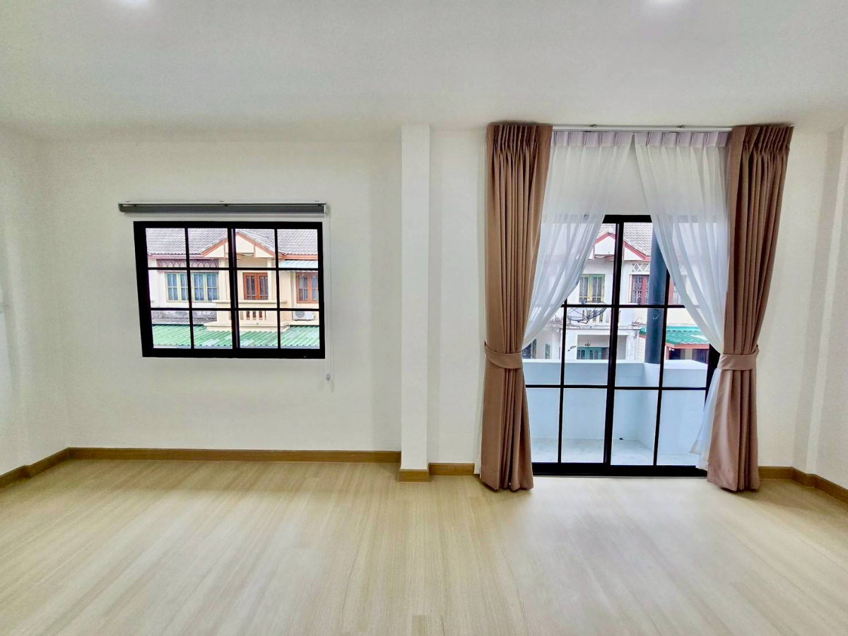 รูป ทาวน์เฮ้าส์ รีโนเวทใหม่ ทำเลดี แต่งสวยพร้อมอยู่ หมู่บ้าน วรารักษ์ ถ.เลียบคลองสอง 27 คลองสามวา ใกล้ตลาด โลตัส - รูปที่ 16/21