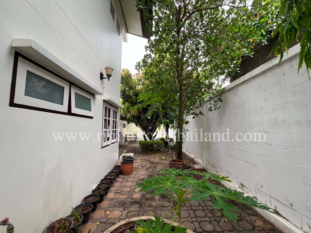 รูป ขายบ้านเดี่ยวแปลงใหญ่หายาก พัฒนาการ 30 - รูปที่ 3/21