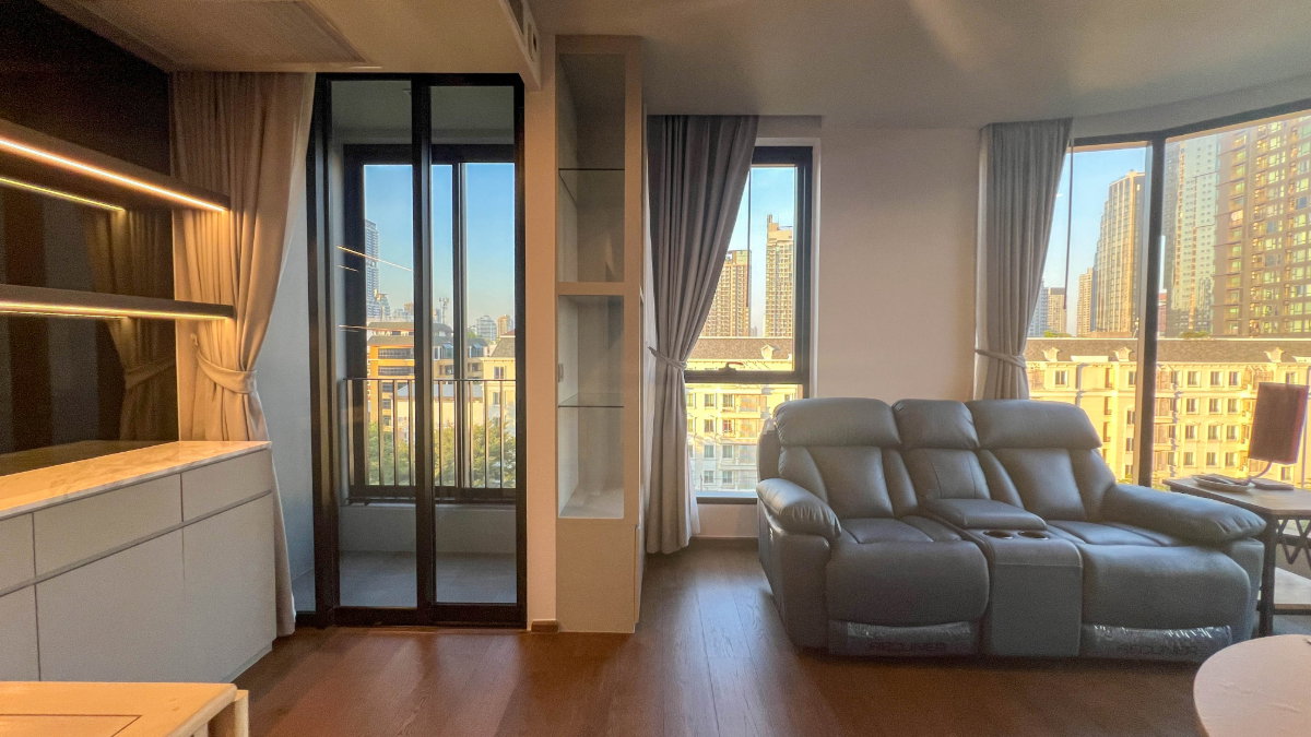 Ideo Q Sukhumvit 36, experience a spacious room, good view and fully furnished in one room, 2 bedrooms, 2 bathrooms, ready to move in!!