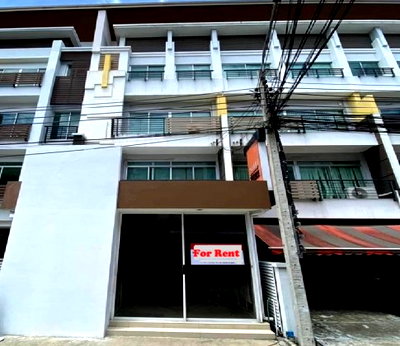 เช่าสำนักงาน ถนนลาดพร้าว : ให้เช่าทาวน์โฮม / Home Office 4 ชั้น โครงการ บิสทาวน์ ลาดพร้าว  ริมถนนลาดพร้าว ตกแต่งเป็นสำนักงาน เหมาะเป็นสำนักงาน จดบริษัทได้