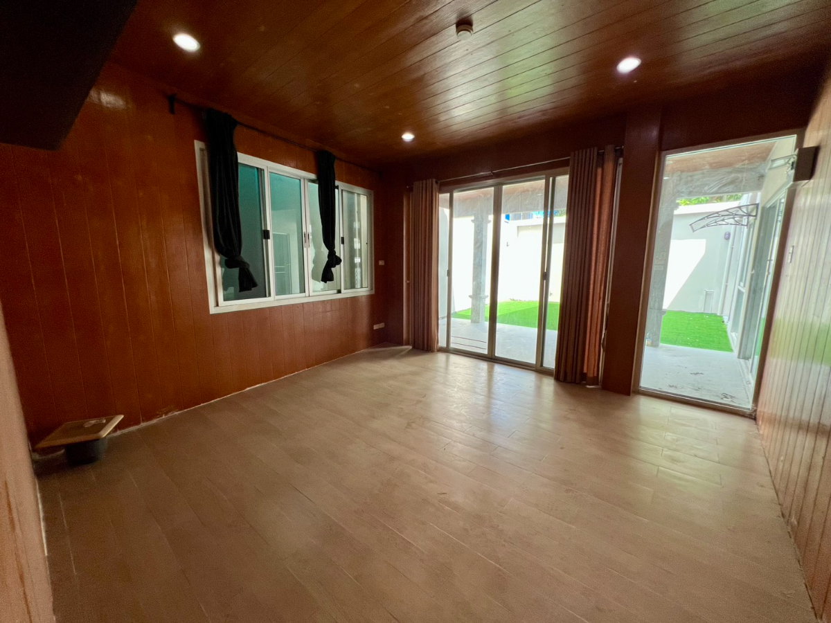 picture Corner Unit Townhome for Sale at Noble Cube Pattanakarn – Huge Space, Just 5 Mins to Thonglor! - 4/23