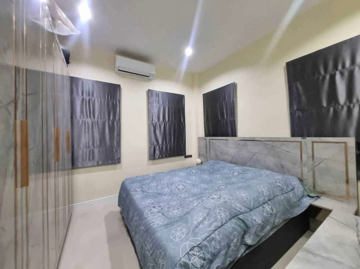 รูป บ้านเดี่ยวพัทยา ทรงโมเดิร์น ทำเลยดี ใกล้สนามกีฬาชัยพฤกษ์ พัทยา 3ห้องนอน 2ห้องน้ำ - รูปที่ 7/11