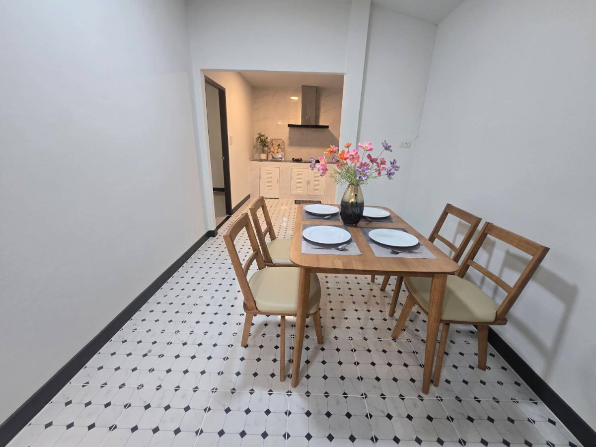 รูป บ้านเดี่ยว 1 ชั้น ตกแต่งรีโนเวทใหม่ พร้อมอยู่ วิว..หลังบ้านทุ่งนา หมู่บ้าน มีนบุรีการ์เด้นโฮม ถนนราษฎร์อุทิศ 48  ซอยย่อย10 แขวงแสนแสบ เขตมีนบุรี - รูปที่ 17/32