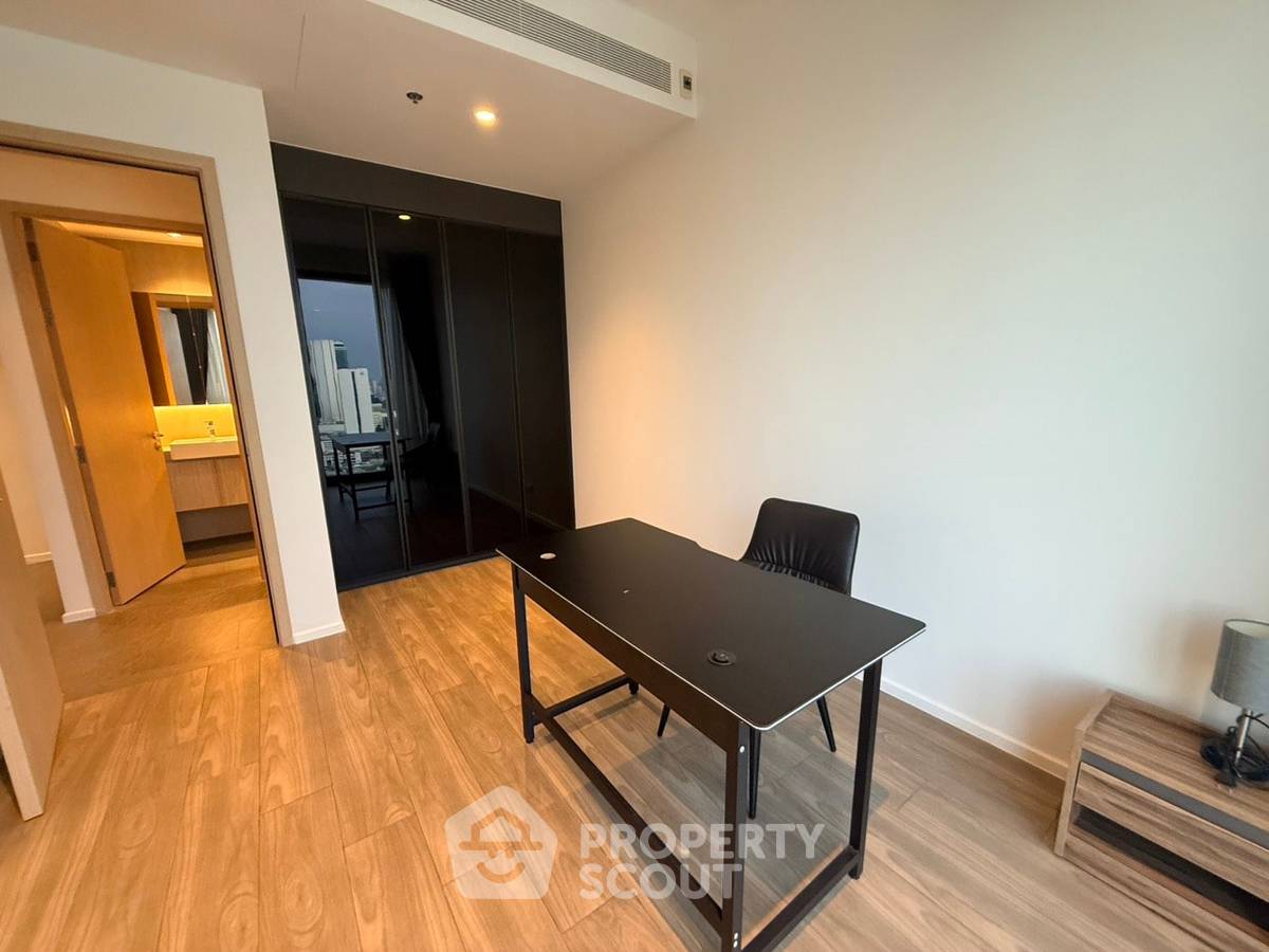 picture 2-BR Condo at The Lofts Silom near BTS Surasak (ID 2041764) - 8/11
