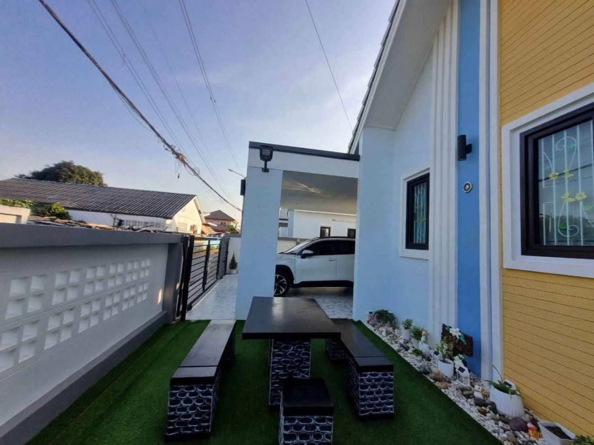 รูป บ้านเดี่ยวพัทยา ทรงโมเดิร์น ทำเลยดี ใกล้สนามกีฬาชัยพฤกษ์ พัทยา 3ห้องนอน 2ห้องน้ำ - รูปที่ 3/11