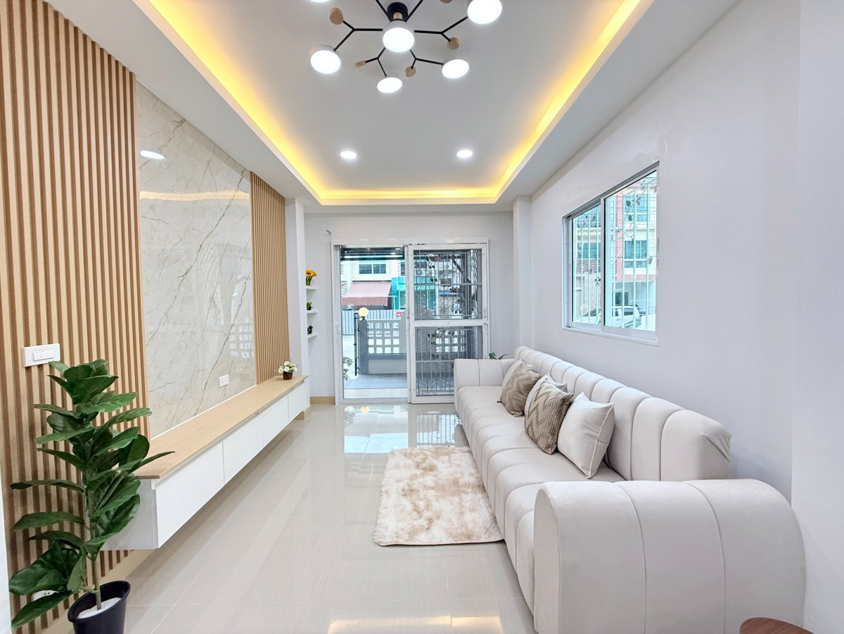 รูป ทาวน์เฮาส์2ชั้น ต้นซอย ตกแต่งรีโนเวทใหม่  ม.เพ็ญศิริ4 ซ.เลียบวารี 25/1  คู้ขวา หนองจอก หลังมุมนอก เฟอร์นิเจอร์พร้อมอยู่ - รูปที่ 8/40