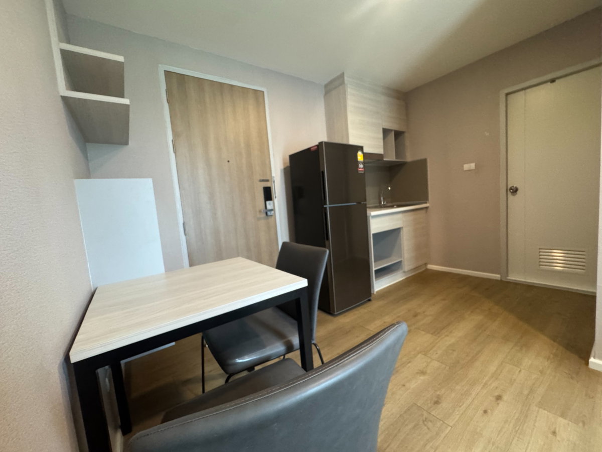 รูป ให้เช่า ริลล์ คอนโด รังสิต  Rill Condo เฟอร์ไฟฟ้าครบ มีฮู้ดดูดควัน ใกล้สถานศึกษา เเละติดรถไฟฟ้า  - รูปที่ 10/17